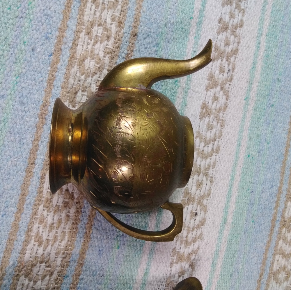 3 PIECE SET OF BRASS POT, PITCHER WITH LID - Picture 12 of 16